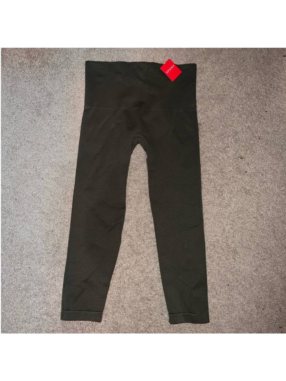 New Spanx womens cropped olive green legging size 1X